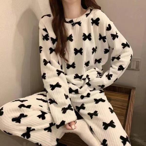 Cute Coral Fleece Loungewear Set - Cartoon Style